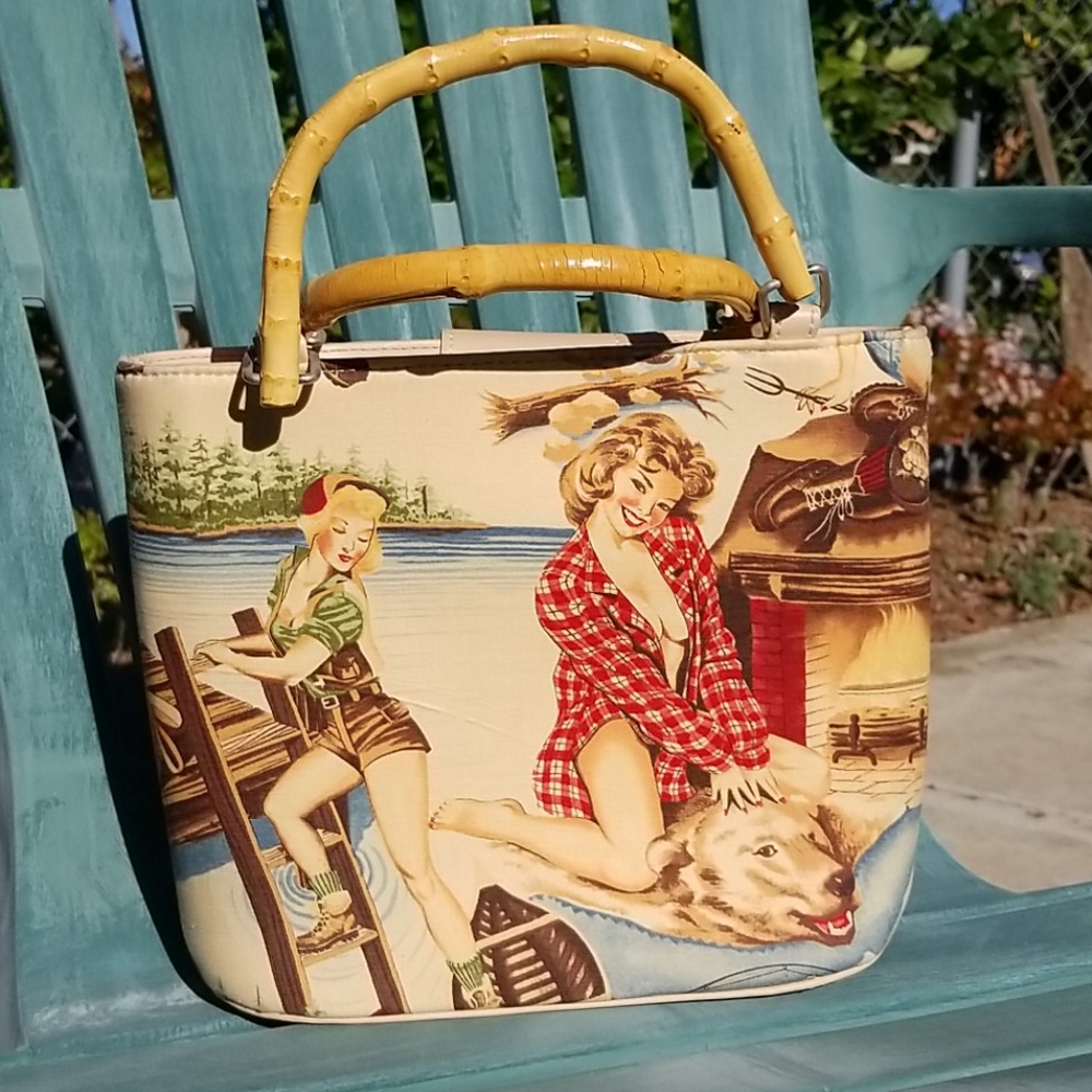 Women's "pin up" themed purse - Picture 1 of 5